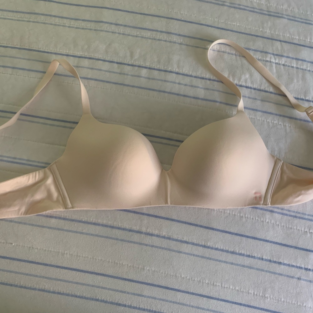Lightly lined bra